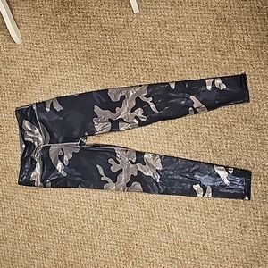 Noli Shiny Camo Leggings Full Length